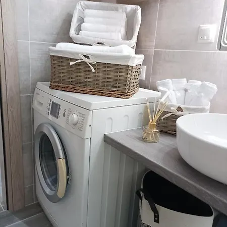 Annas House * Theológos