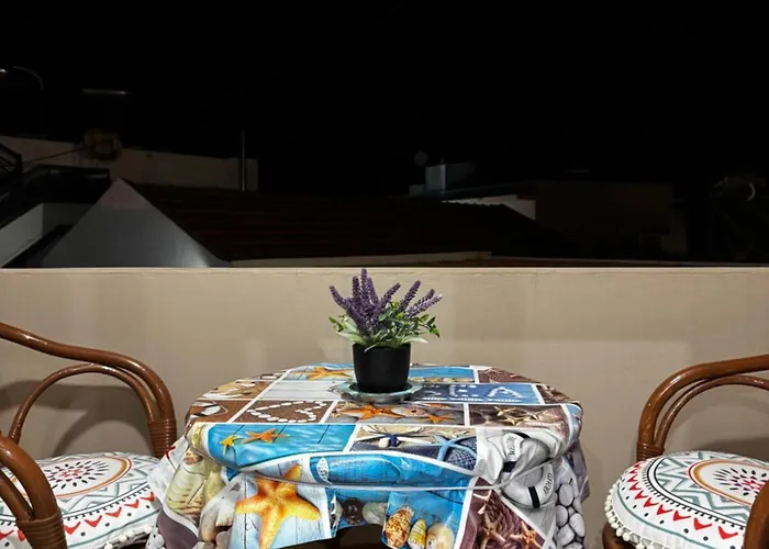 Annas House * Theológos